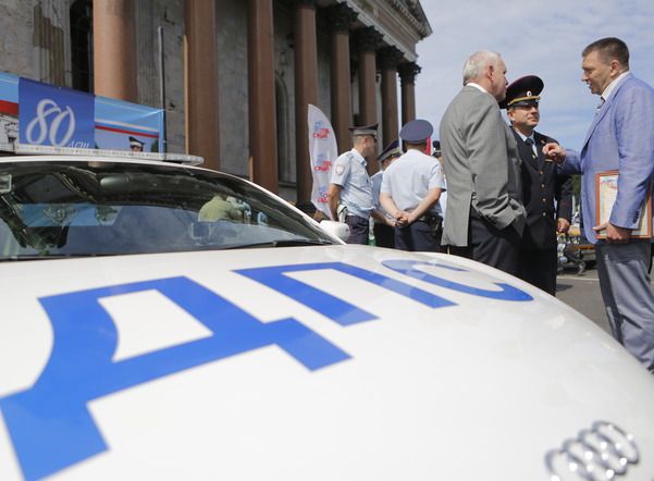 В Петербурге мигрант признался, что купил права за 20 тысяч рублей