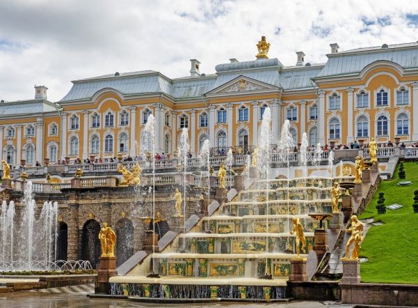 Первый пуск фонтанов в Петергофе состоится 24 апреля