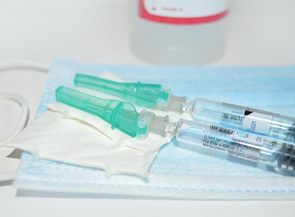 Больницы Петербурга ожидают еще 44 тысячи комплектов вакцины «Спутник V»