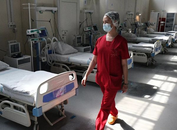 За минувшие сутки в Петербурге госпитализировали 850 человек с “ковидом”