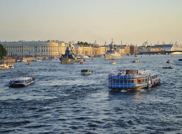 На время ЕВРО-2020 запретили судам передвигаться по каналу Грибоедова