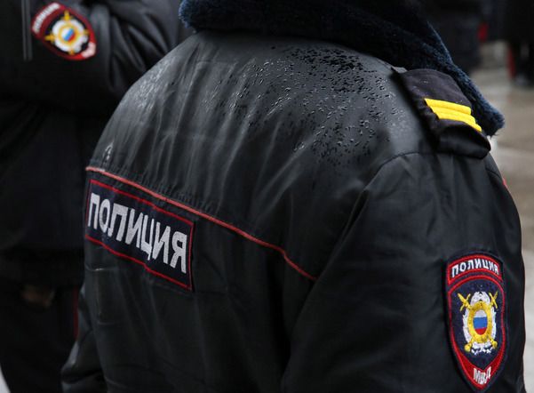 Полиция Петербурга задержала торговцев поддельными коронавирусными бумагами