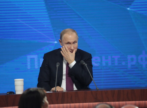 Петербуржцы задали вопросы Путину на прямой линии