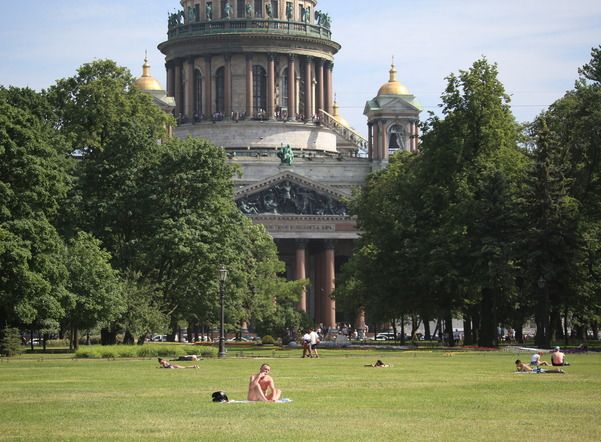 В ближайшие выходные в Петербурге снова наступит аномальная жара