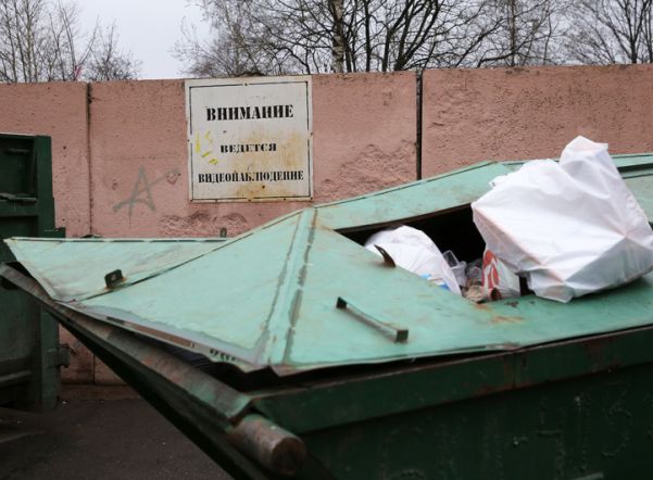 Невский экологический оператор оштрафован из-за гор мусора в Петербурге