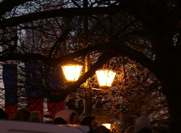 На Загребском бульваре обновят освещение в сквере Воинов-Освободителей