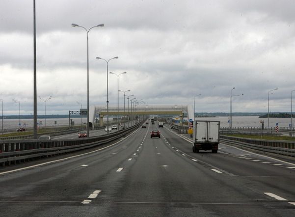 Одну полосу КАД между Энгельса и Выборгским шоссе перекроют на неделю