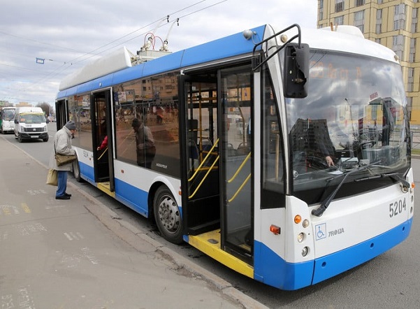 Смольный получит право оперативно менять маршруты общественного транспорта в Петербурге