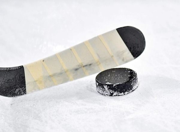 Федерацию хоккея России критикуют за вызов игроков на сборы во время сессии