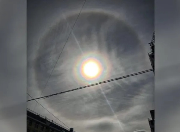 Солнечное гало заметили в небе над Петербургом