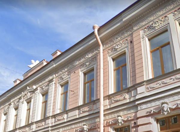 С крыши бывшего консульства Литвы в Петербурге пропал ангел