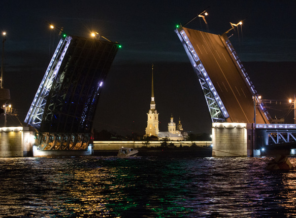 В ночь с 9 на 10 мая не будут разводить мосты из-за Дня Победы в Петербурге