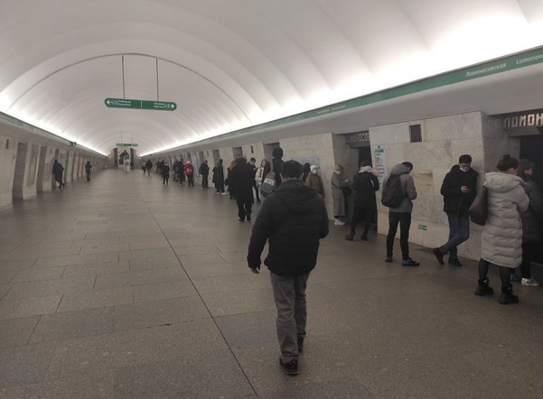 Назван график работы центральных станций метро Петербурга на 9 мая
