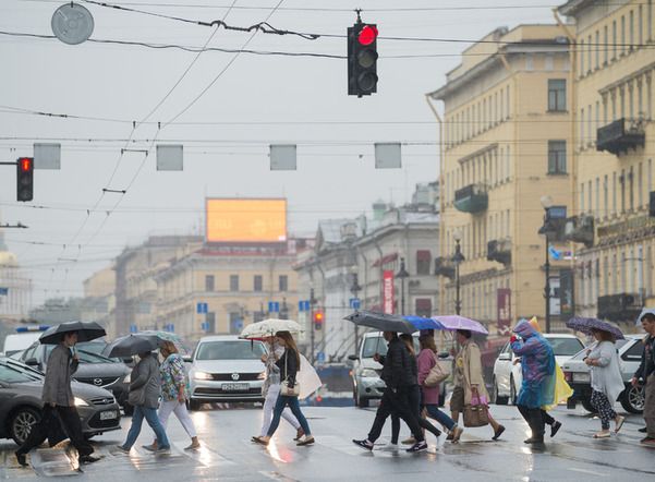 Дождливые +10 ждут петербуржцев в понедельник