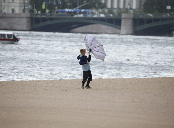 Во вторник петербуржцев ждут дожди, но теплая погода