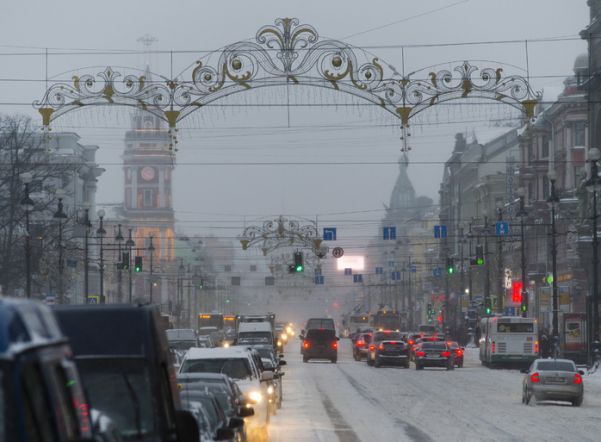 В Петербурге периферия антициклона сохранит облачную погоду с небольшим снегом 