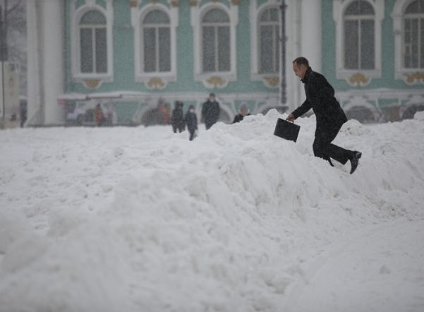 Высота снежного покрова в центре Петербурга практически сравнялась с показателями декабря